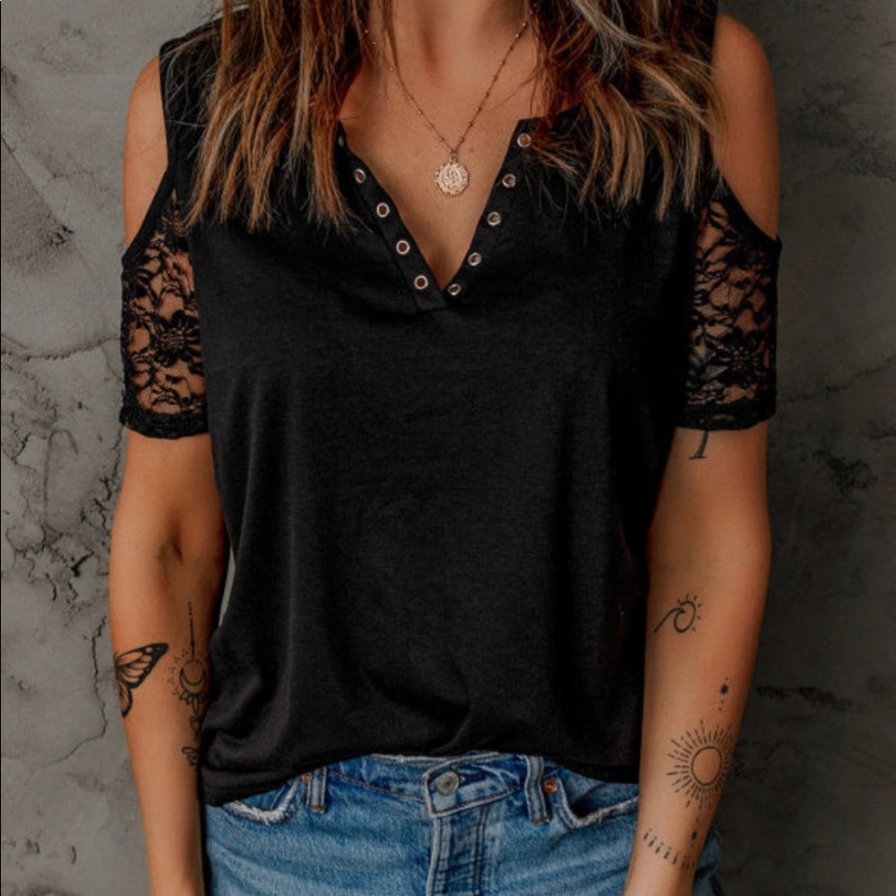 NWT Lace Cold Shoulder Top